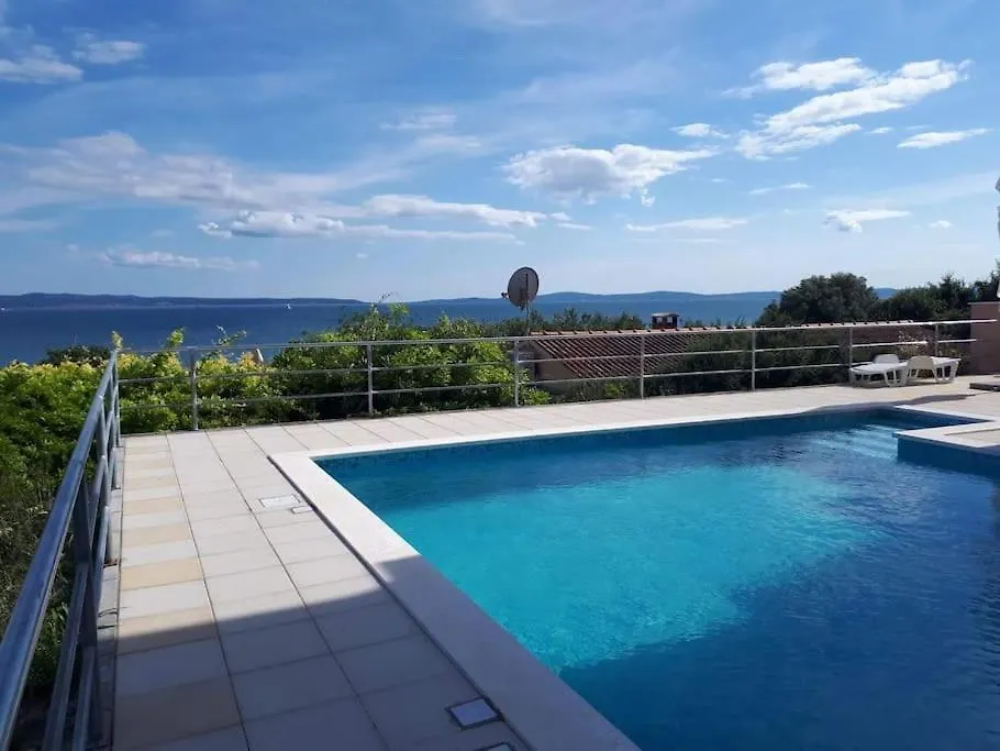 Sea View Apartment With Swimming Pool Near Beach Split