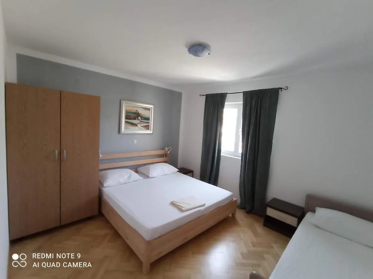 Sea View Apartment With Swimming Pool Near Beach Split