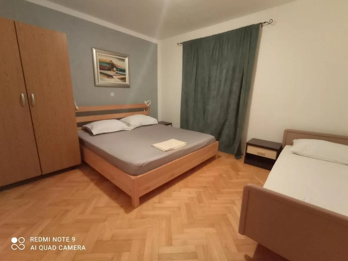 Sea View Apartment With Swimming Pool Near Beach Split