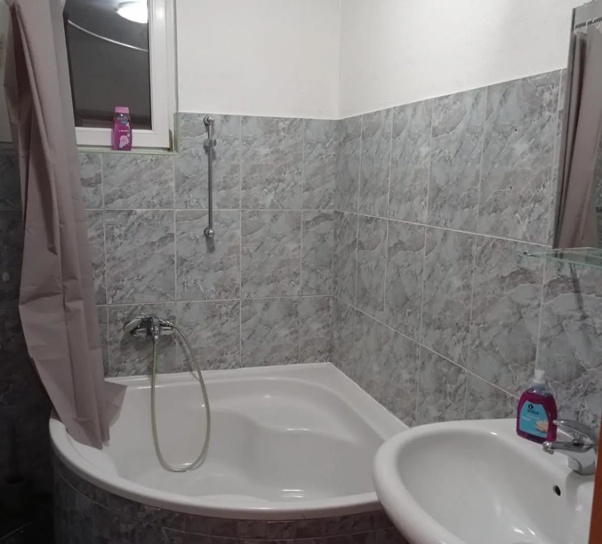Sea View Apartment With Swimming Pool Near Beach Split