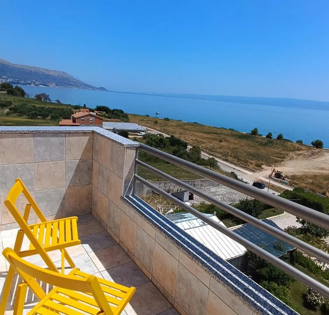 Sea View Apartment With Swimming Pool Near Beach Split