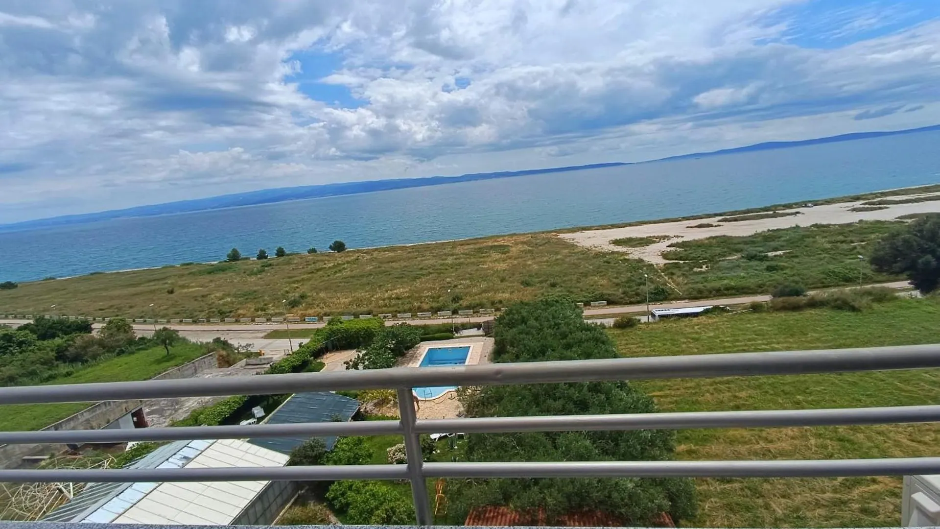 Sea View Apartment With Swimming Pool Near Beach Split Croacia