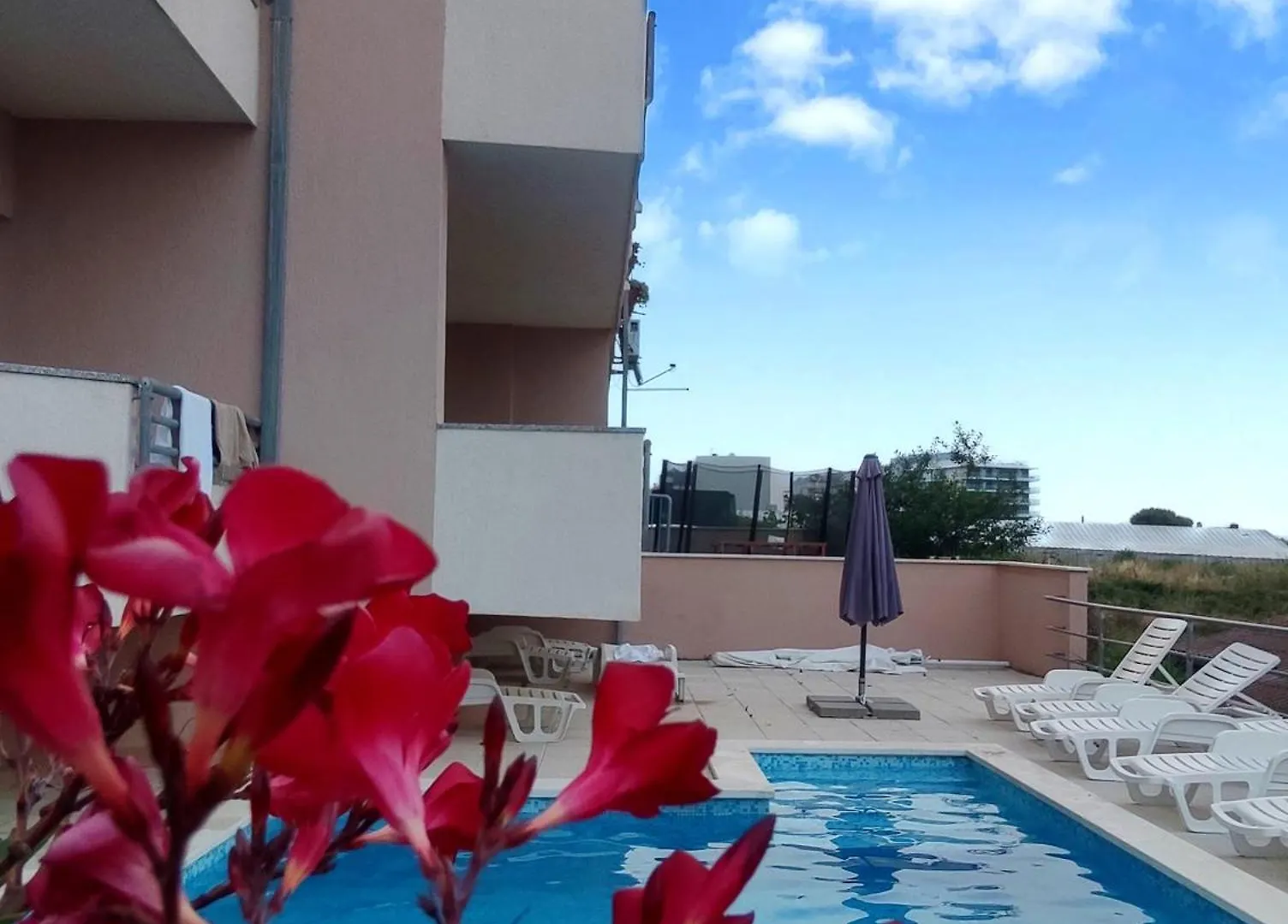 Sea View Apartment With Swimming Pool Near Beach Split