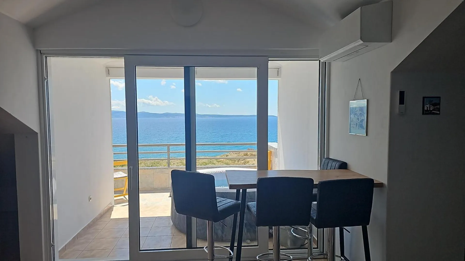 Sea View Apartment With Swimming Pool Near Beach Split 0*,  Croacia