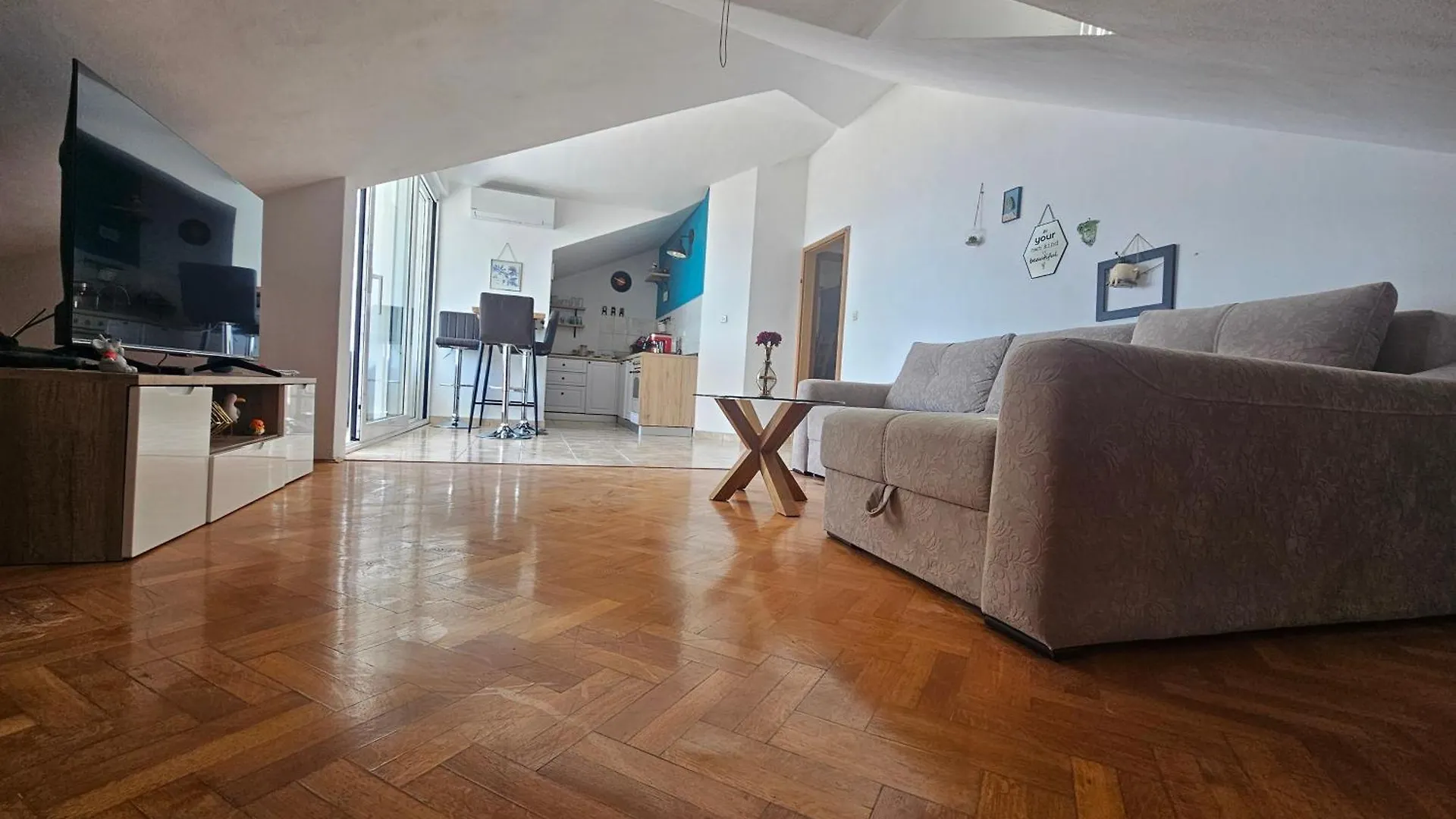 Sea View Apartment With Swimming Pool Near Beach Split Horvátország