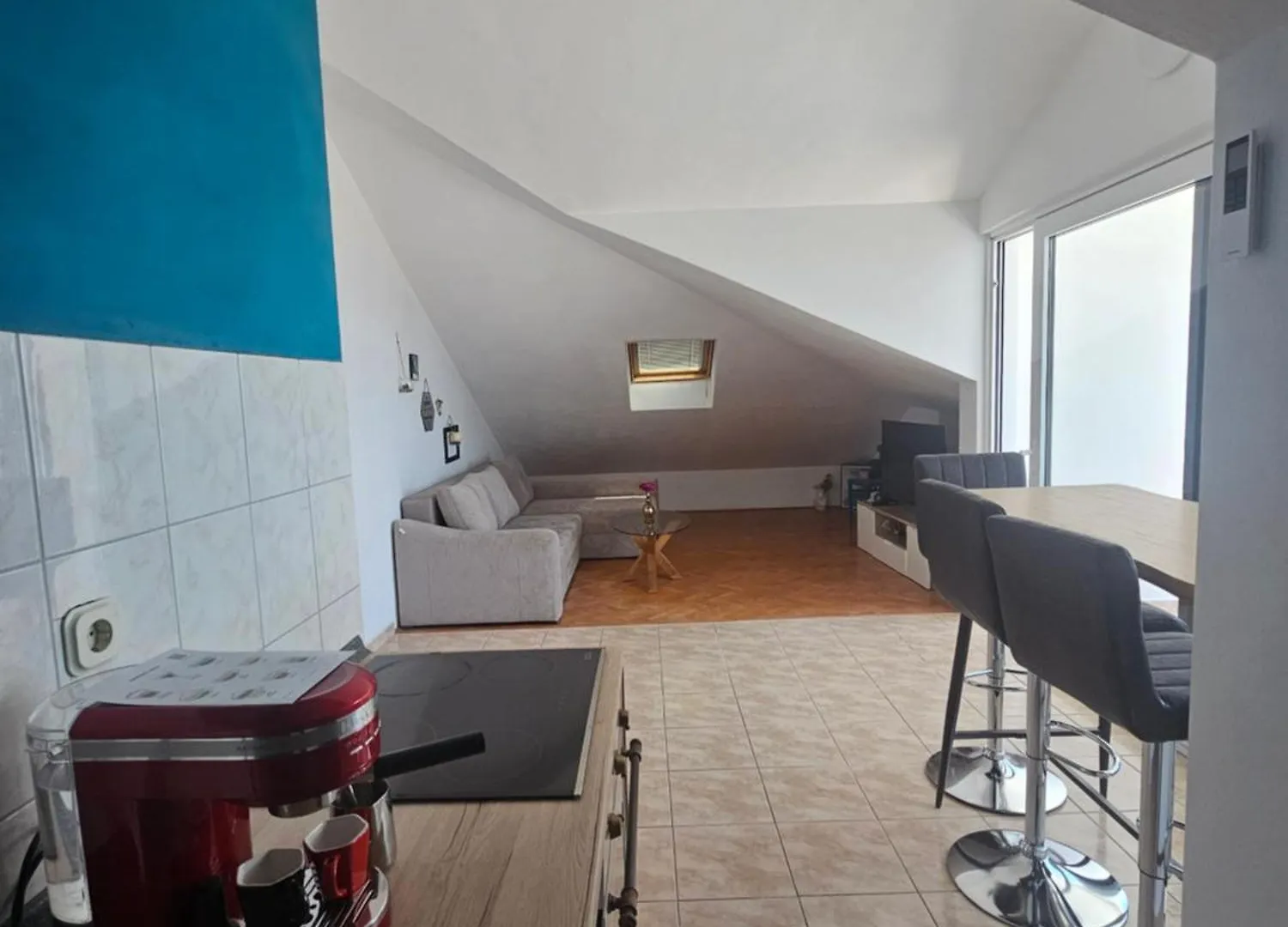 Sea View Apartment With Swimming Pool Near Beach Split