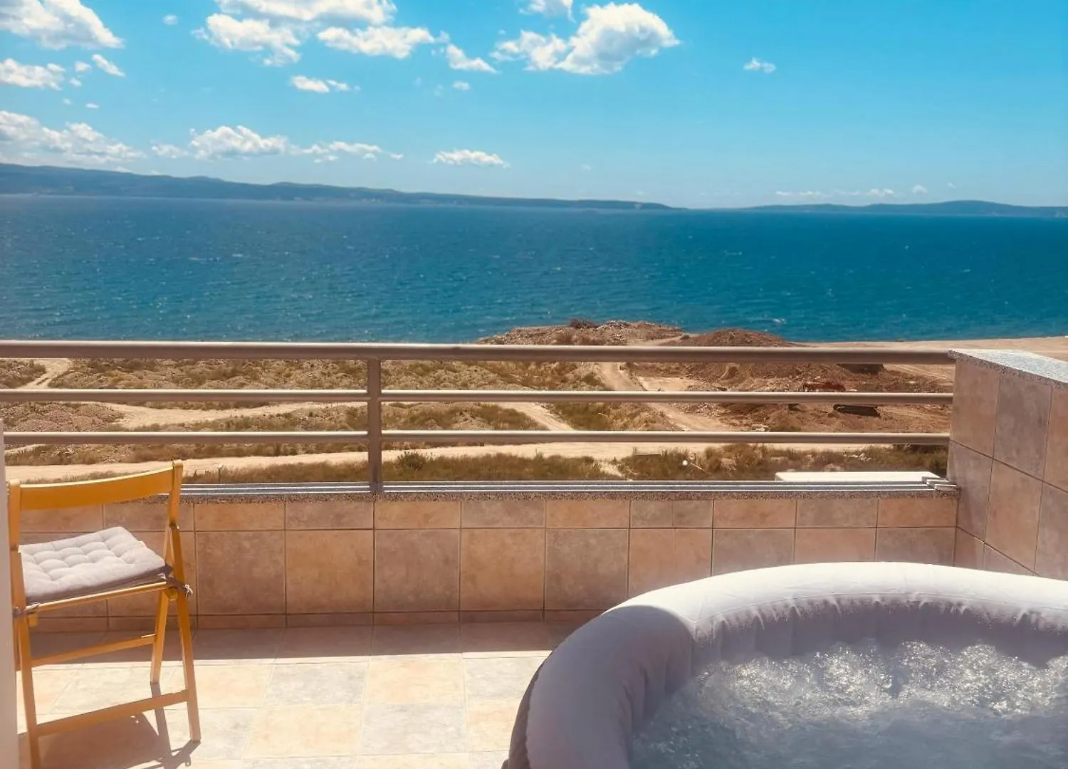 Sea View Apartment With Swimming Pool Near Beach Split